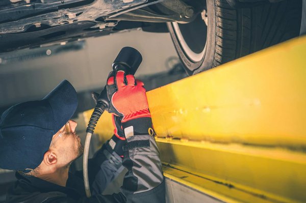 Quali sono le migliori tecniche per riparare un sistema di sospensioni ad aria in un SUV di lusso?